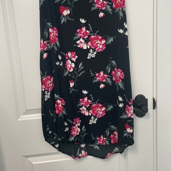 Keyhole Floral Dress - Picture 4 of 8